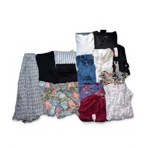 Women’s bundle size XL (Tops, Skirts, shorts) 14 pcs